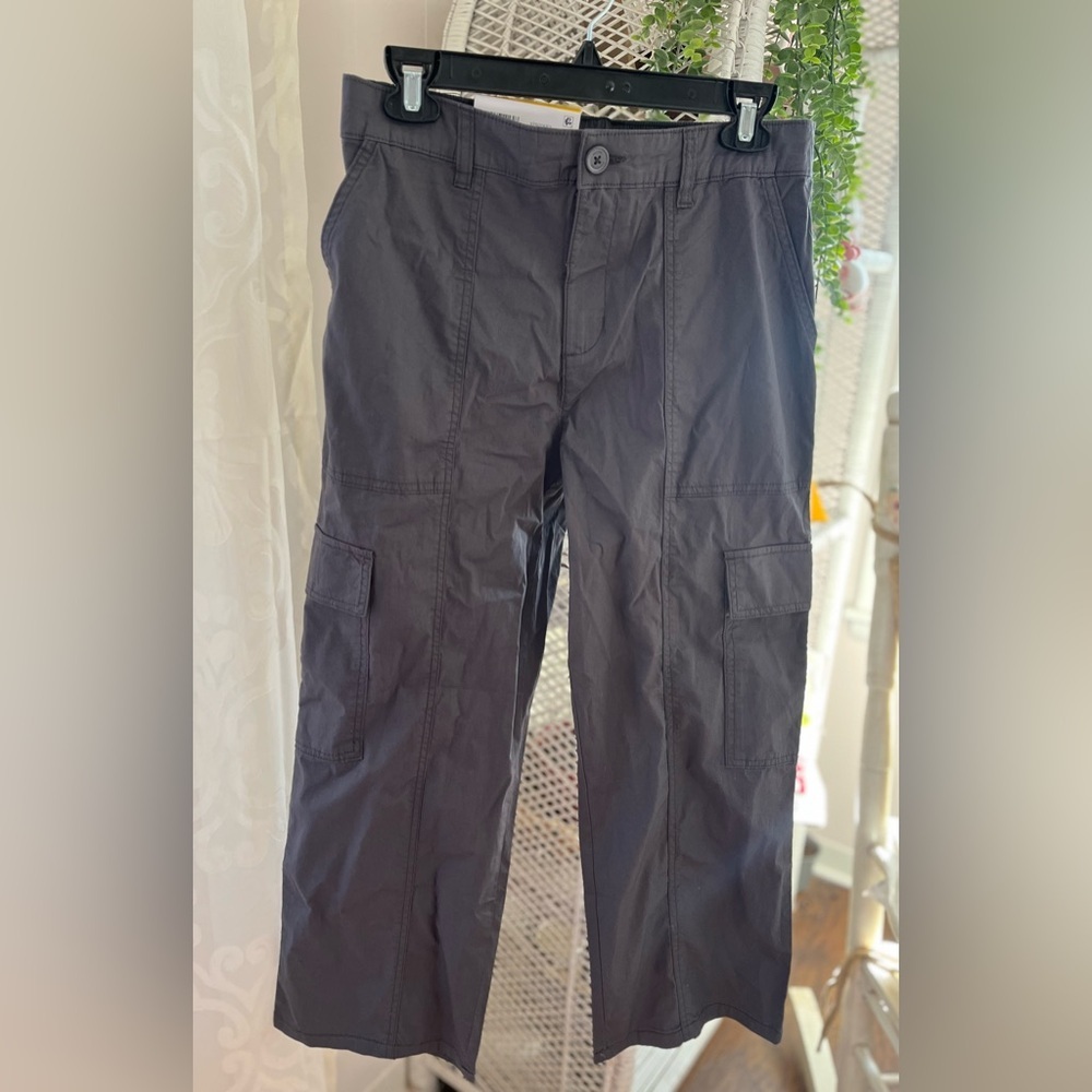Social Standard Portside Cargo Crop Cotton Grey Pant Size Medium MidRise Stretch